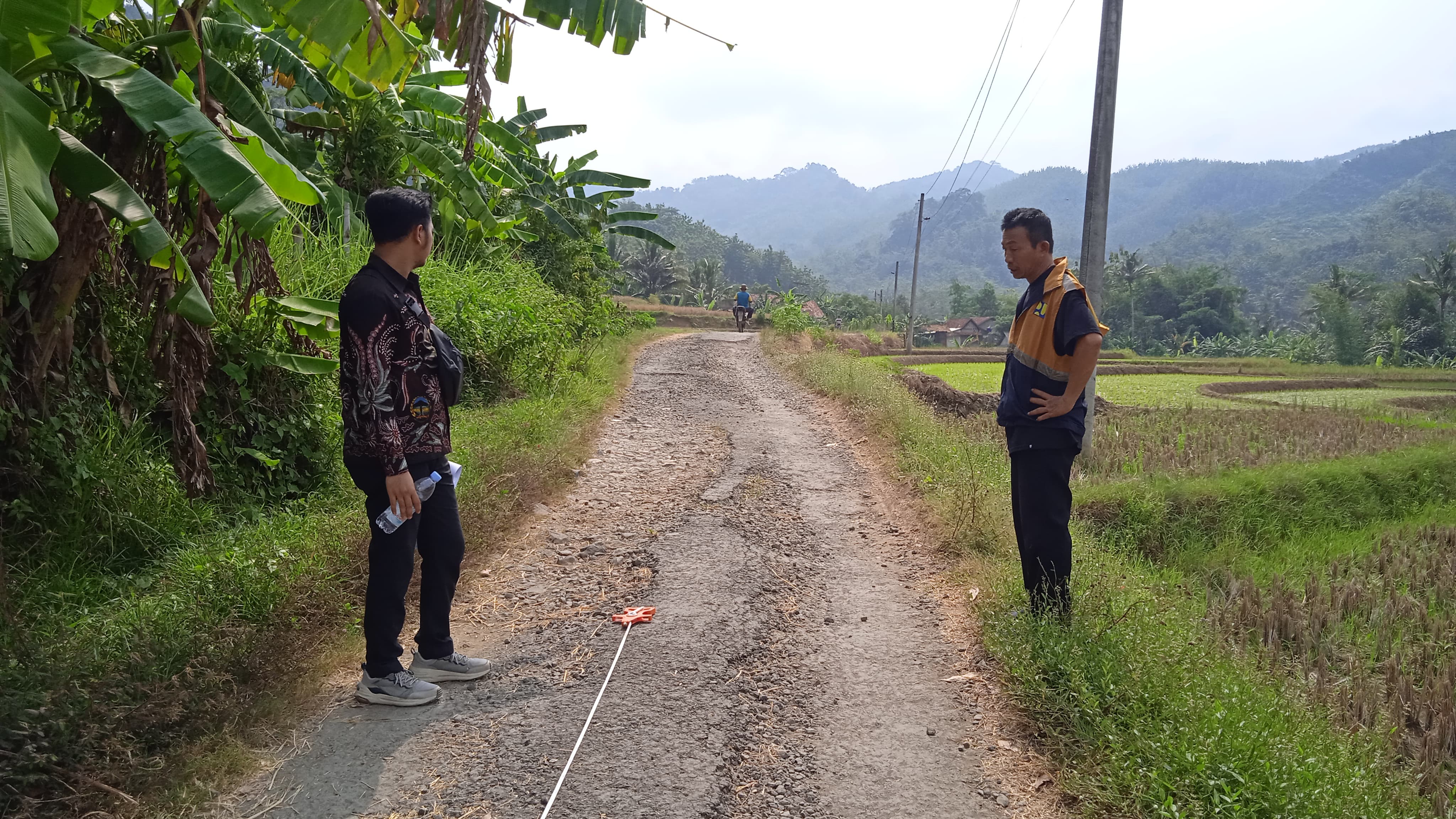 Tinjauan Lapangan Pekerjaan Rekonstruksi Jalan Klahang - Karangtengah Kecamatan Sokaraja